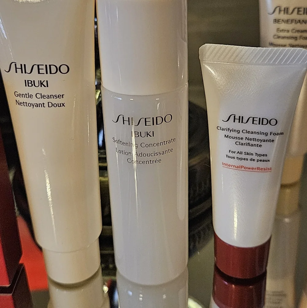 SHISEIDO Skin Care Travel Bundle - 21 Items and Bag - Picture 5 of 5